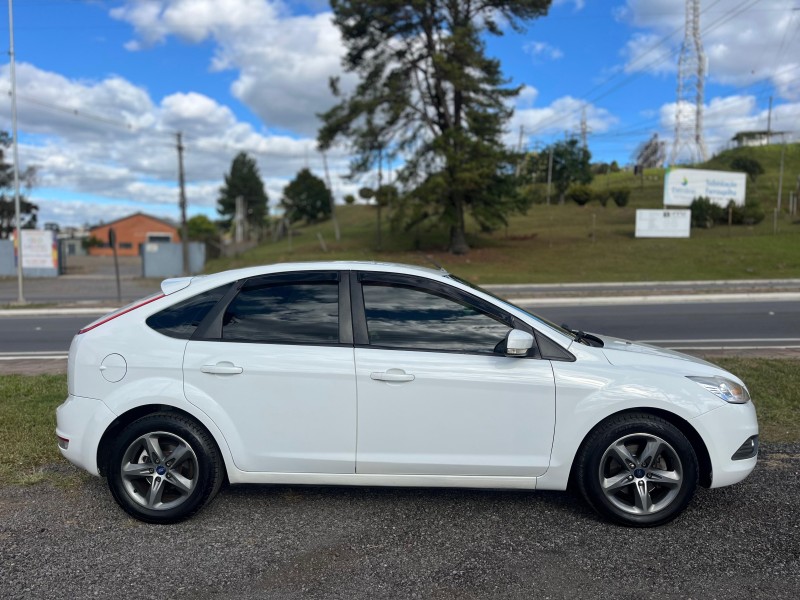 FOCUS 1.6 GLX 16V FLEX 4P MANUAL - 2013 - FARROUPILHA