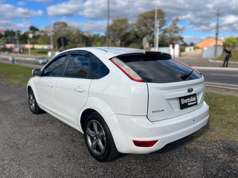 FOCUS 1.6 GLX 16V FLEX 4P MANUAL - 2013 - FARROUPILHA