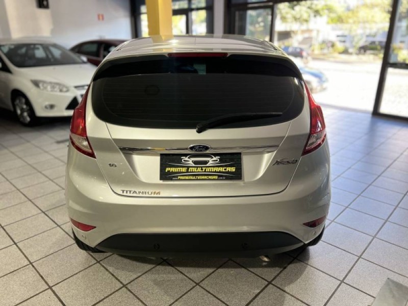 FIESTA 1.6 TITANIUM HATCH 16V FLEX 4P MANUAL - 2015 - CAXIAS DO SUL