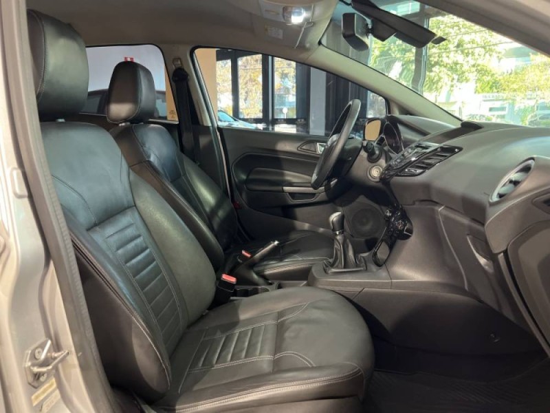 FIESTA 1.6 TITANIUM HATCH 16V FLEX 4P MANUAL - 2015 - CAXIAS DO SUL