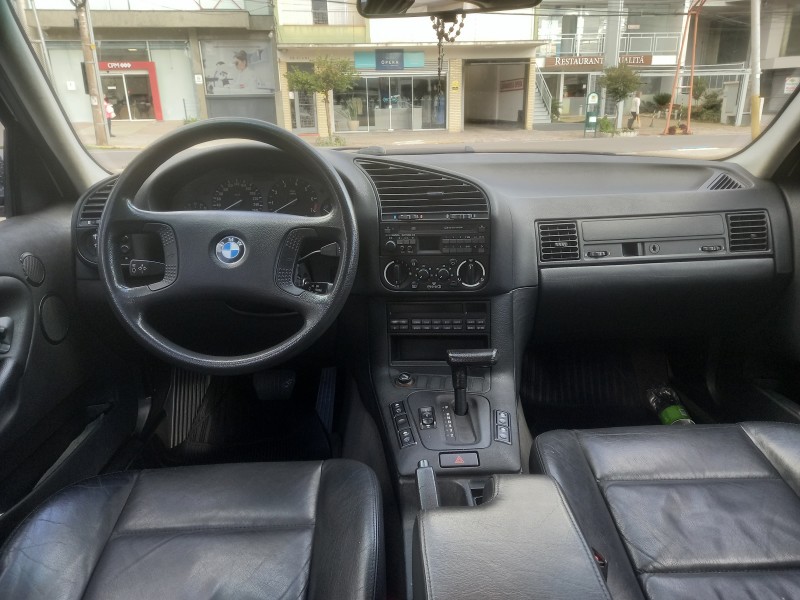 325I 2.5 SEDAN 24V GASOLINA 4P AUTOMÁTICO - 1993 - CAXIAS DO SUL