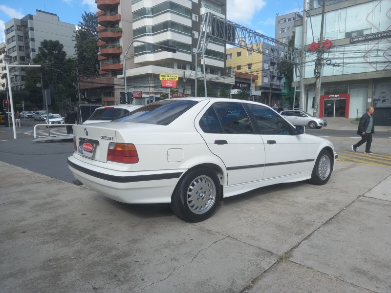 325I 2.5 SEDAN 24V GASOLINA 4P AUTOMÁTICO - 1993 - CAXIAS DO SUL