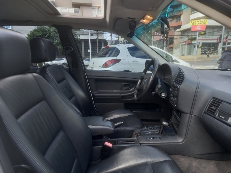 325I 2.5 SEDAN 24V GASOLINA 4P AUTOMÁTICO - 1993 - CAXIAS DO SUL