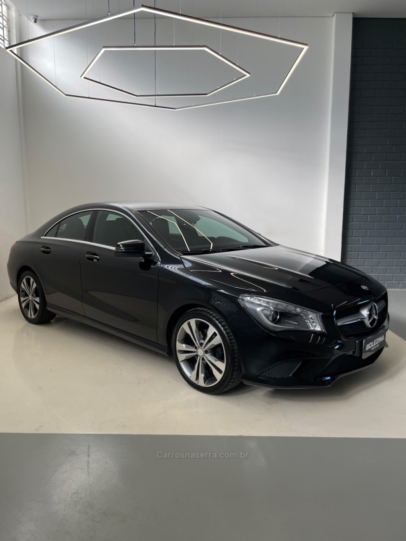 CLA 200 1.6 URBAN 16V FLEX 4P AUTOMÁTICO - 2016 - NOVO HAMBURGO