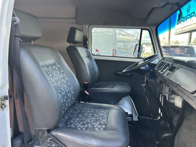 KOMBI 1.4 MI STD 8V FLEX 4P MANUAL - 2011 - FARROUPILHA