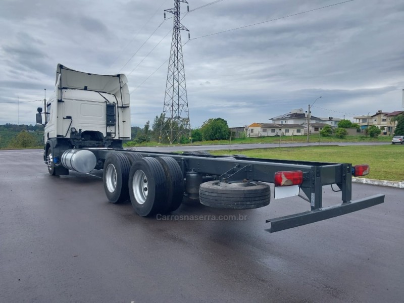 P-360 A 6X2 - 2012 - FARROUPILHA