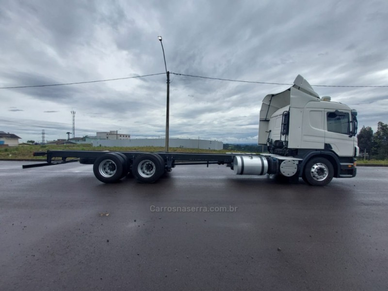 P-360 A 6X2 - 2012 - FARROUPILHA