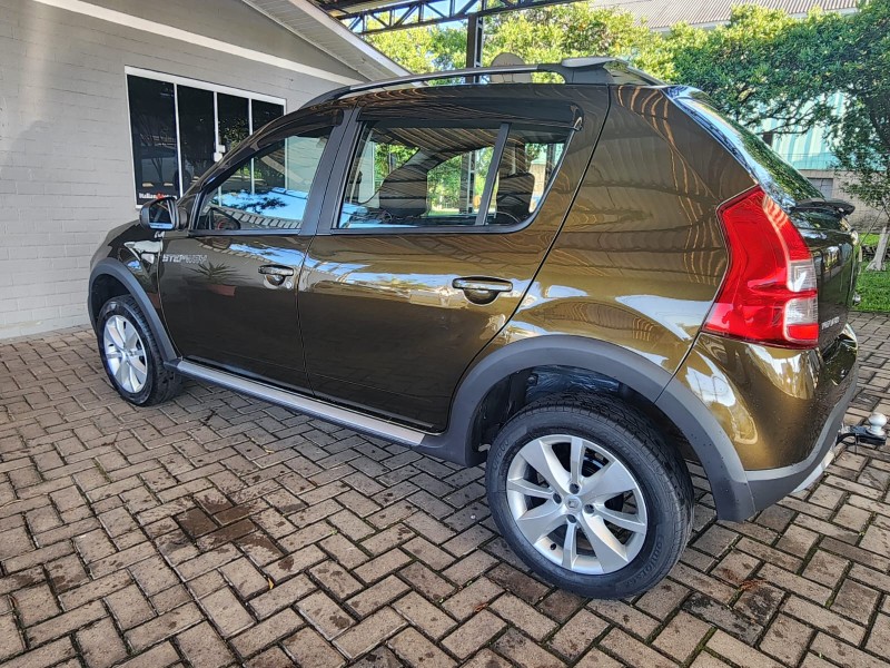 SANDERO 1.6 STEPWAY 16V DYNAMIQUE FLEX 4P MANUAL - 2014 - CAXIAS DO SUL