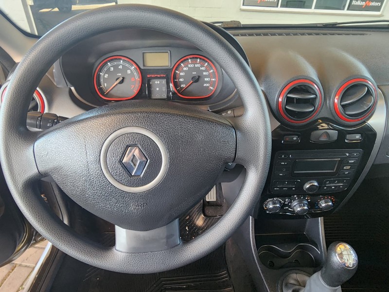 SANDERO 1.6 STEPWAY 16V DYNAMIQUE FLEX 4P MANUAL - 2014 - CAXIAS DO SUL