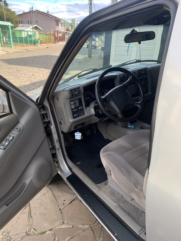 BLAZER 2.5 DLX 4X4 8V TURBO DIESEL 4P MANUAL - 1999 - CAXIAS DO SUL