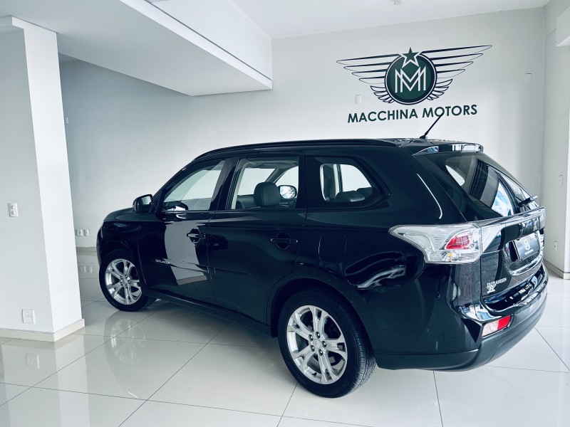 OUTLANDER 2.0 16V GASOLINA 4P AUTOMÁTICO - 2015 - CAXIAS DO SUL