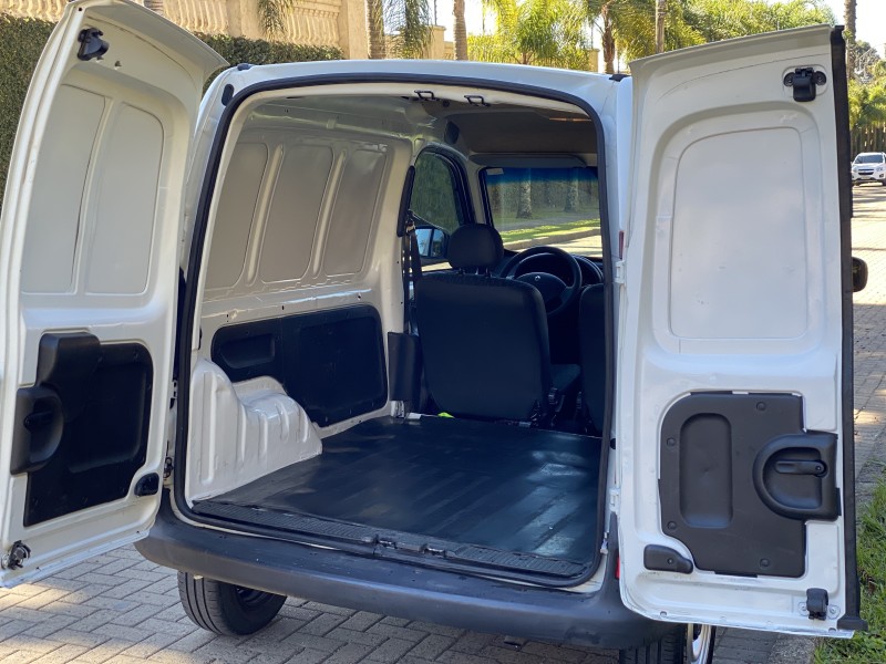 KANGOO 1.6 EXPRESSION 16V FLEX 4P MANUAL - 2015 - CAXIAS DO SUL