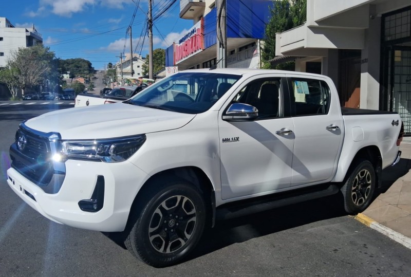 HILUX 2.8 SRV 4X4 CD 16V DIESEL 4P AUTOMÁTICO - 2024 - FLORES DA CUNHA