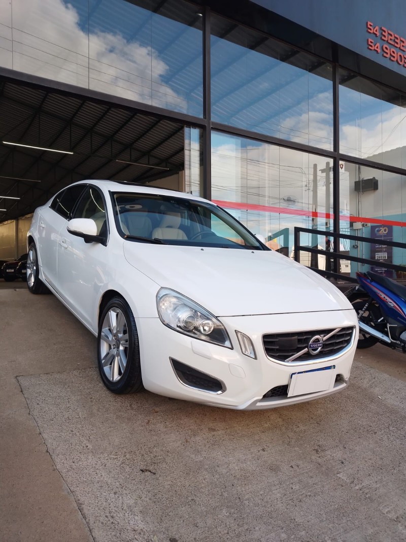 s60 3.0 t6 awd gasolina 4p automatico 2011 vacaria