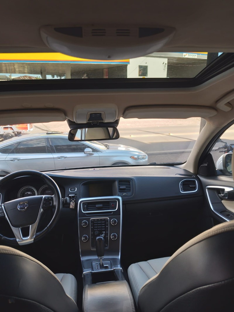 S60 3.0 T6 AWD GASOLINA 4P AUTOMÁTICO - 2011 - VACARIA