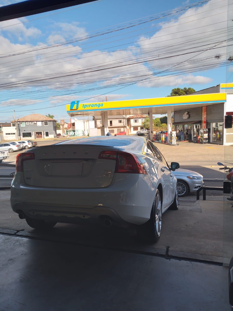 S60 3.0 T6 AWD GASOLINA 4P AUTOMÁTICO - 2011 - VACARIA