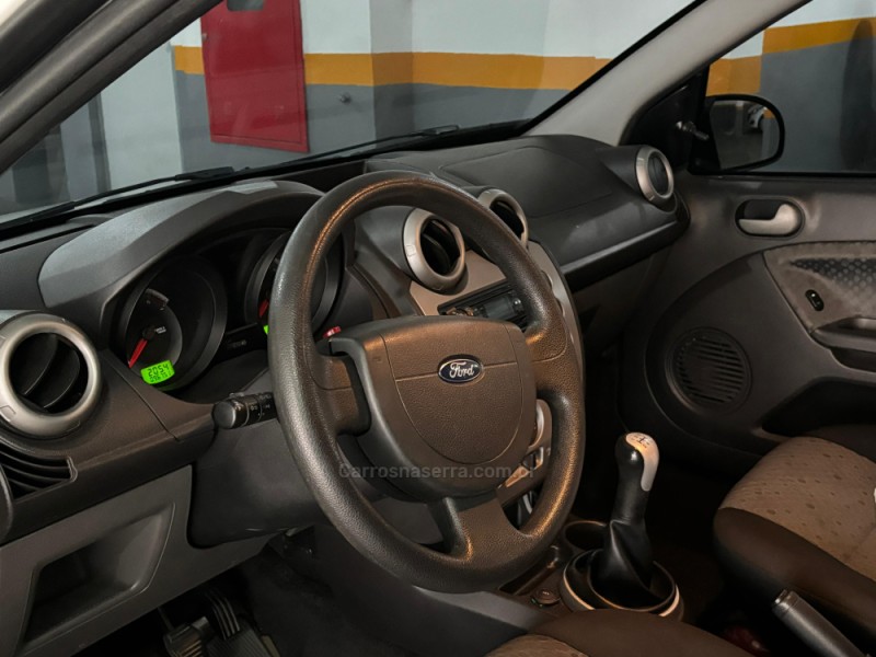 FIESTA 1.6 ROCAM SE PLUS HATCH 8V FLEX 4P MANUAL - 2013 - CAXIAS DO SUL