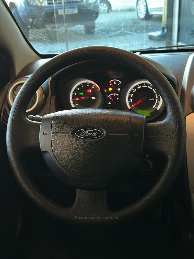FIESTA 1.6 MPI CLASS HATCH 8V FLEX 4P MANUAL - 2013 - CAXIAS DO SUL