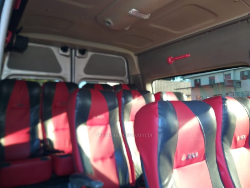 MASTER 2.3 DCI MINIBUS STANDARD L2H2 16 LUGARES 16V DIESEL 4P MANUAL - 2014 - CAXIAS DO SUL