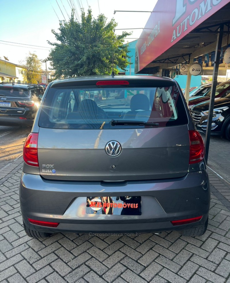 FOX 1.0 MI CITY 8V FLEX 4P MANUAL - 2012 - PAROBé