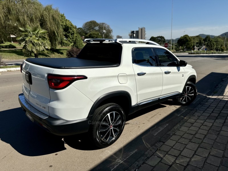 TORO 2.0 16V TURBO DIESEL VOLCANO AT9 4X4 AUTOMÁTICO - 2020 - NOVA PRATA