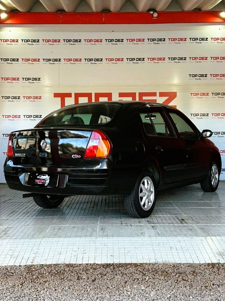 CLIO 1.0 PRIVILÉGE SEDAN 16V FLEX 4P MANUAL - 2002 - SãO SEBASTIãO DO CAí