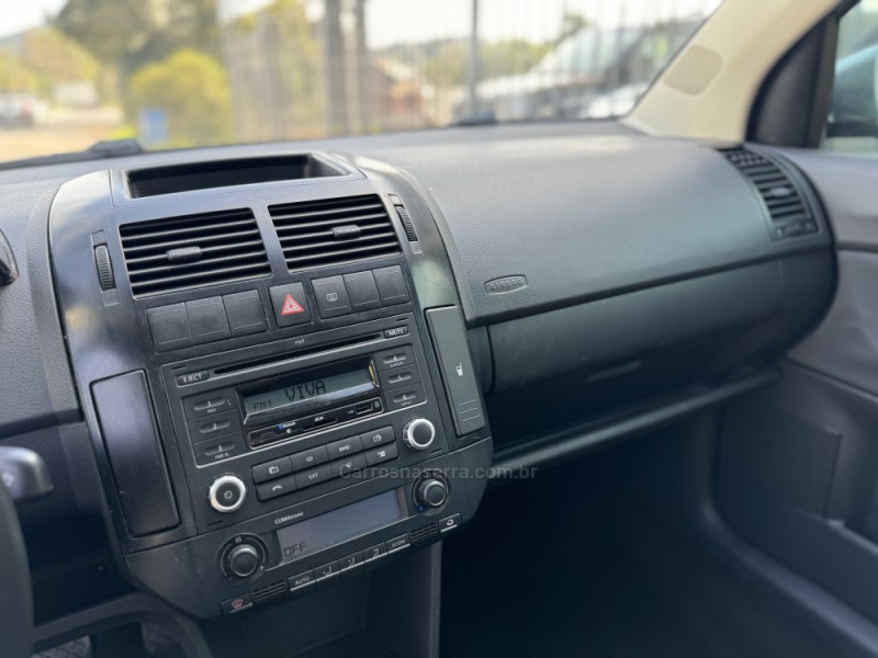 POLO 1.6 MI COMFORTLINE 8V FLEX 4P AUTOMÁTICO - 2011 - NOVA PRATA