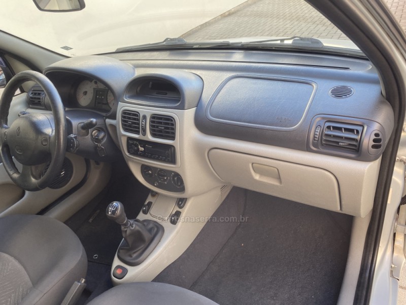 CLIO 1.6 PRIVILÉGE 16V GASOLINA 4P MANUAL - 2004 - CAXIAS DO SUL