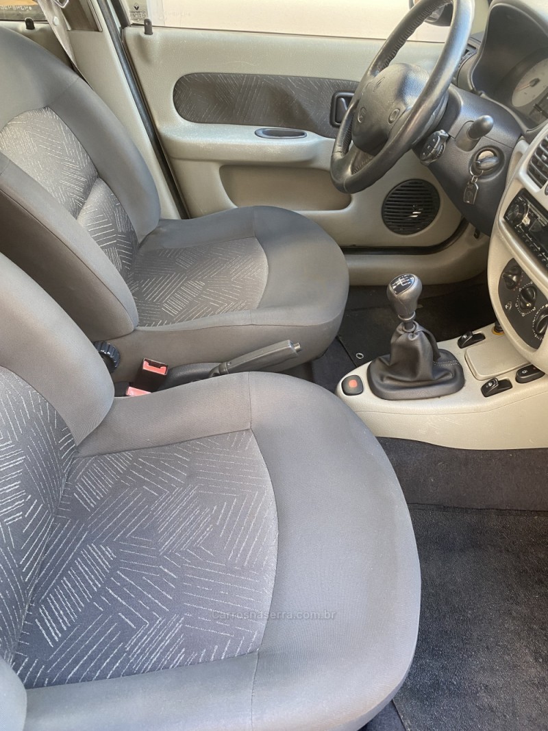 CLIO 1.6 PRIVILÉGE 16V GASOLINA 4P MANUAL - 2004 - CAXIAS DO SUL