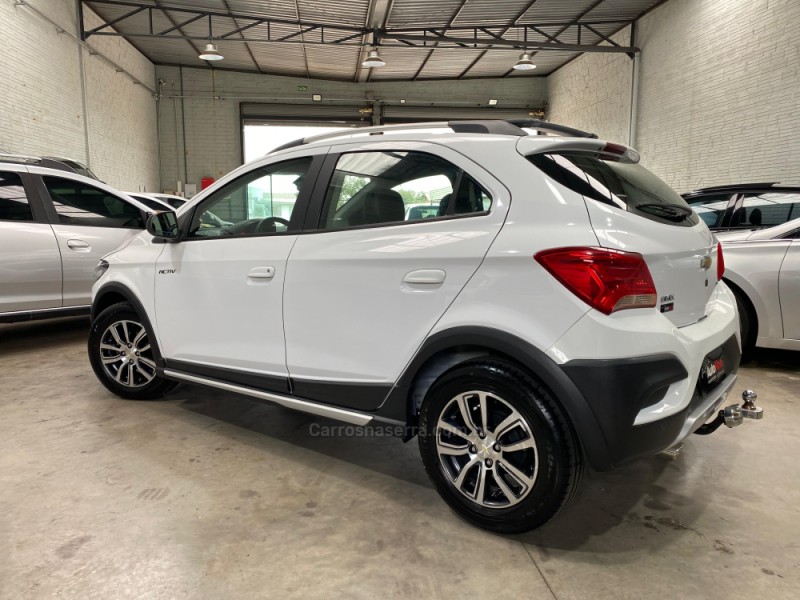 ONIX 1.4 MPFI ACTIV 8V FLEX 4P AUTOMÁTICO - 2018 - VACARIA