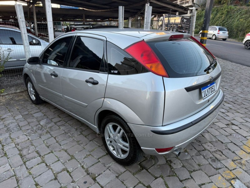 FOCUS 1.6 GL 8V GASOLINA 4P MANUAL - 2004 - FARROUPILHA