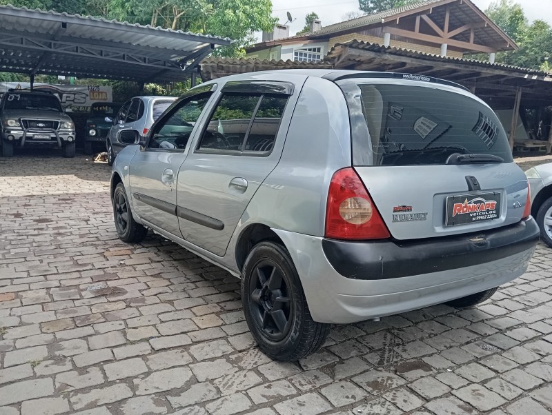 CLIO 1.0 AUTHENTIQUE 16V FLEX 4P MANUAL - 2006 - CAXIAS DO SUL