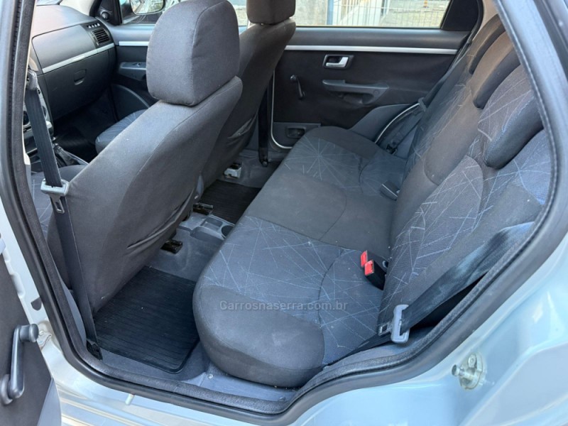 SIENA 1.4 MPI ELX 8V FLEX 4P MANUAL - 2010 - FARROUPILHA