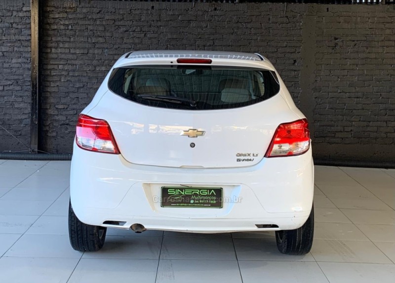 ONIX 1.0 LT PLUS 8V FLEX 4P MANUAL - 2015 - CAXIAS DO SUL