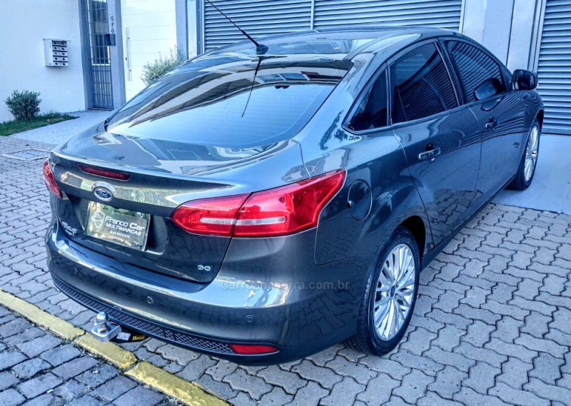 FOCUS 2.0 SE SEDAN 16V FLEX 4P AUTOMÁTICO - 2017 - CAXIAS DO SUL