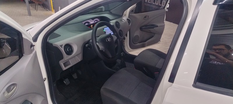 ETIOS 1.3 XS 16V FLEX 4P MANUAL - 2013 - CAXIAS DO SUL