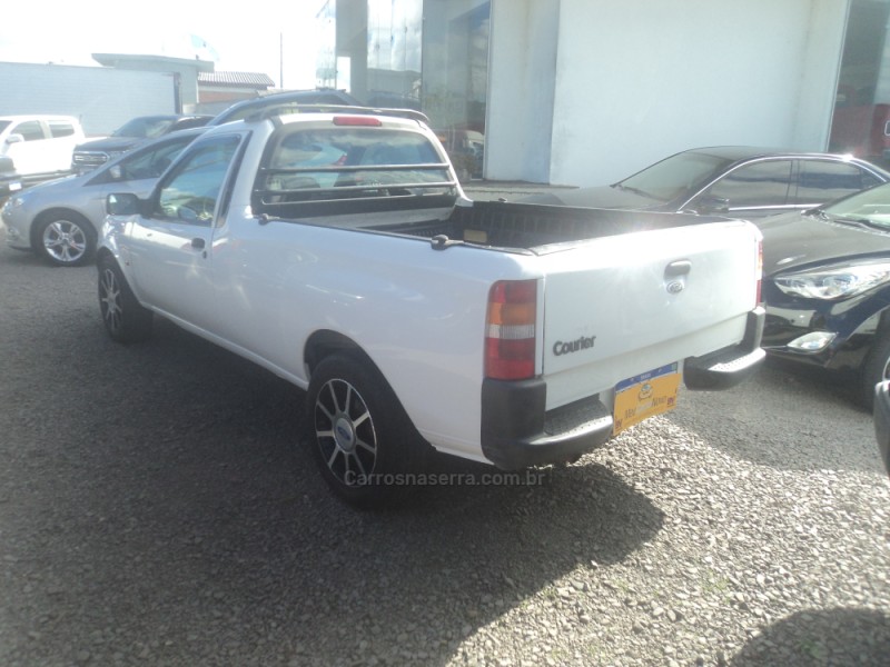 COURIER 1.6 MPI L 8V FLEX 2P MANUAL - 2009 - FARROUPILHA