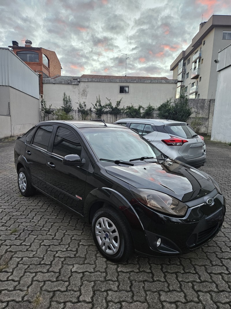 FIESTA 1.6 MPI CLASS SEDAN 8V FLEX 4P MANUAL - 2011 - FARROUPILHA