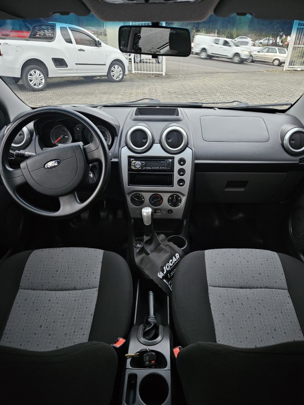 FIESTA 1.6 MPI CLASS SEDAN 8V FLEX 4P MANUAL - 2011 - FARROUPILHA