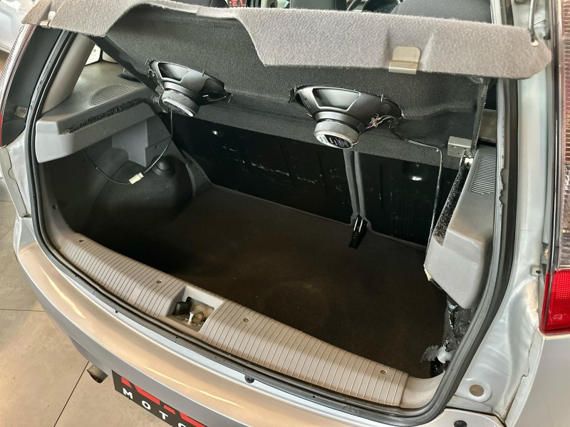 CORSA 1.0 MPFI PREMIUM 8V GASOLINA 4P MANUAL - 2005 - CAXIAS DO SUL