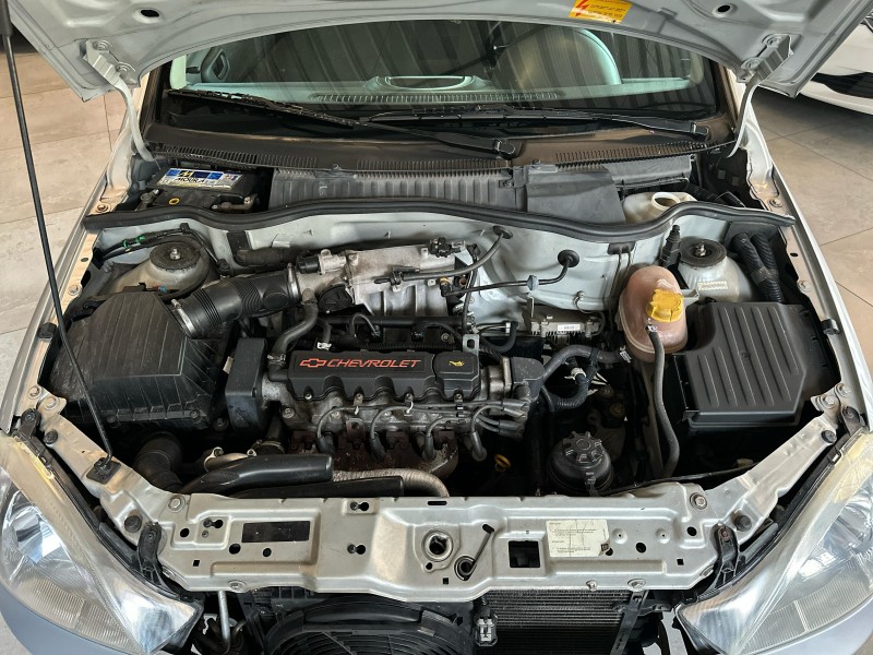 CORSA 1.0 MPFI PREMIUM 8V GASOLINA 4P MANUAL - 2005 - CAXIAS DO SUL