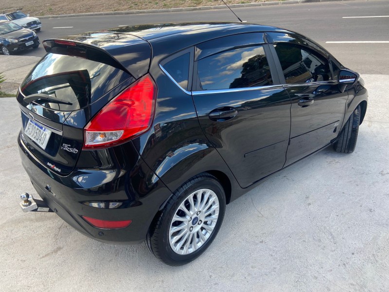 FIESTA 1.6 TITANIUM HATCH 16V FLEX 4P MANUAL - 2014 - CAXIAS DO SUL