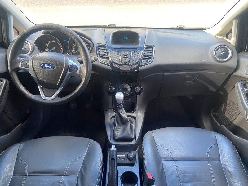 FIESTA 1.6 TITANIUM HATCH 16V FLEX 4P MANUAL - 2014 - CAXIAS DO SUL
