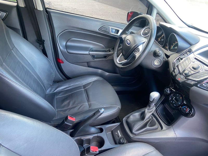FIESTA 1.6 TITANIUM HATCH 16V FLEX 4P MANUAL - 2014 - CAXIAS DO SUL