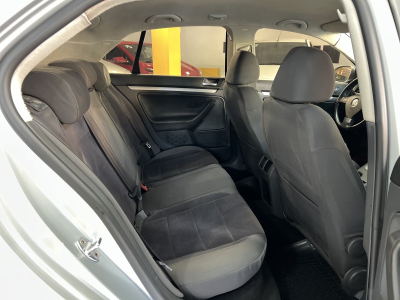 JETTA 2.5 I 20V 170CV GASOLINA 4P TIPTRONIC - 2008 - CAXIAS DO SUL