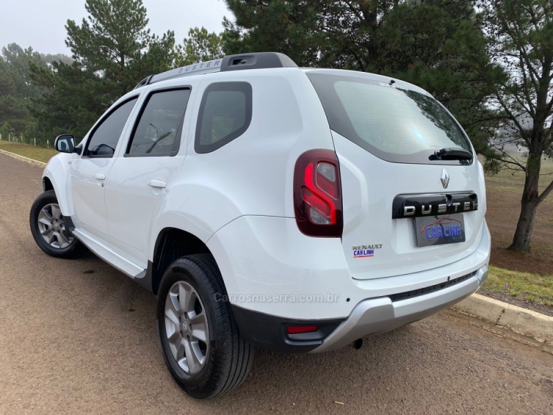 DUSTER 1.6 DYNAMIQUE 4X2 16V FLEX 4P MANUAL - 2017 - VACARIA