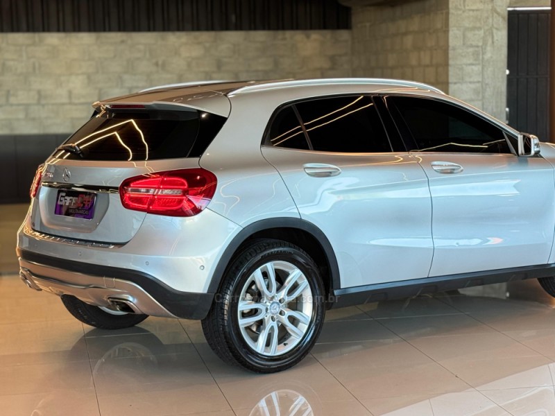 GLA 200 1.6 CGI ADVANCE 16V TURBO GASOLINA 4P AUTOMÁTICO - 2015 - DOIS IRMãOS