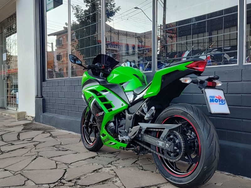 NINJA 300 ABS LIMITED EDITION - 2014 - FLORES DA CUNHA