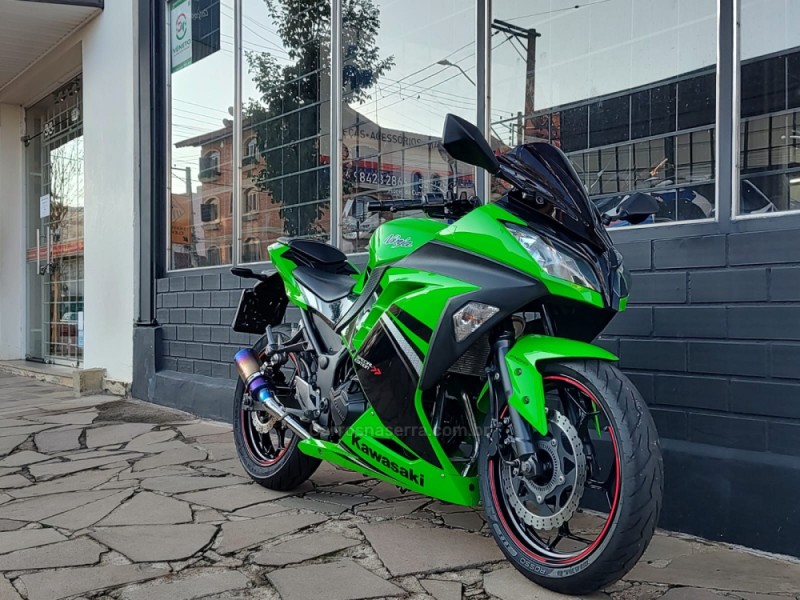 NINJA 300 ABS LIMITED EDITION - 2014 - FLORES DA CUNHA