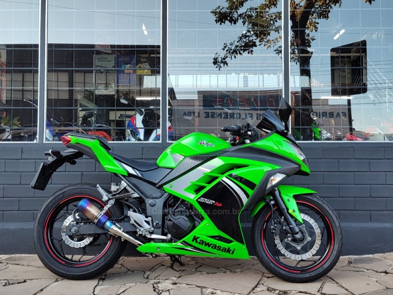 NINJA 300 ABS LIMITED EDITION - 2014 - FLORES DA CUNHA
